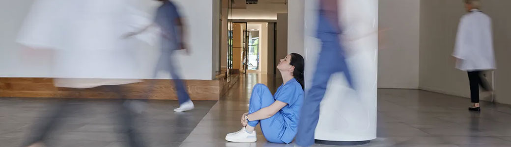Une détresse croissante chez les soignant(e)s : les mauvaises conditions de travail à l’hôpital amplifient le mal-être